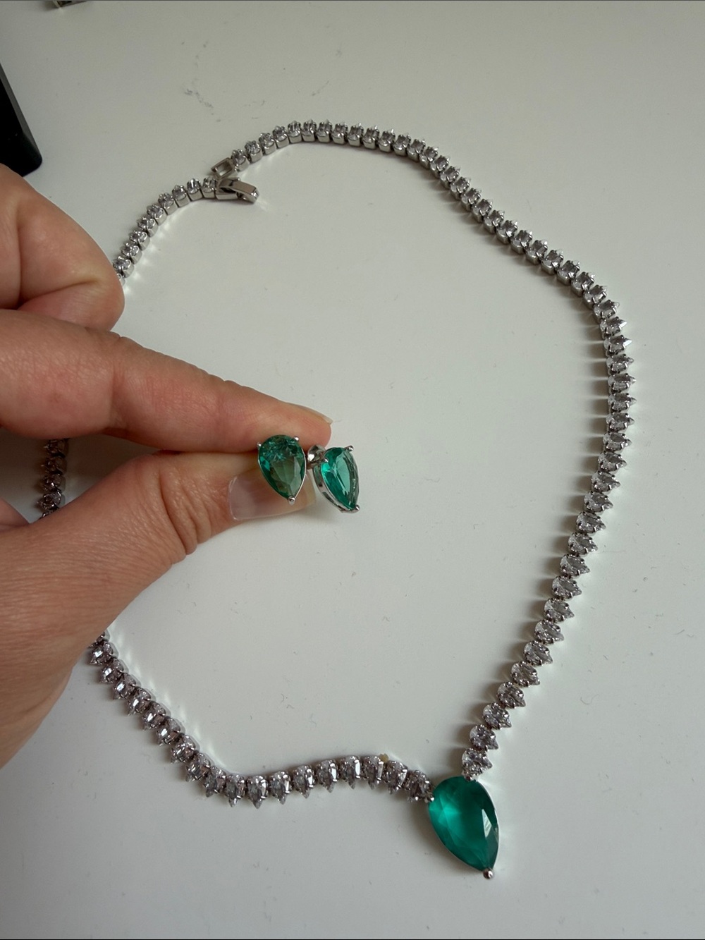 Emerald Teardrop Crystal Necklace and Stud Earrings Set - Green y.